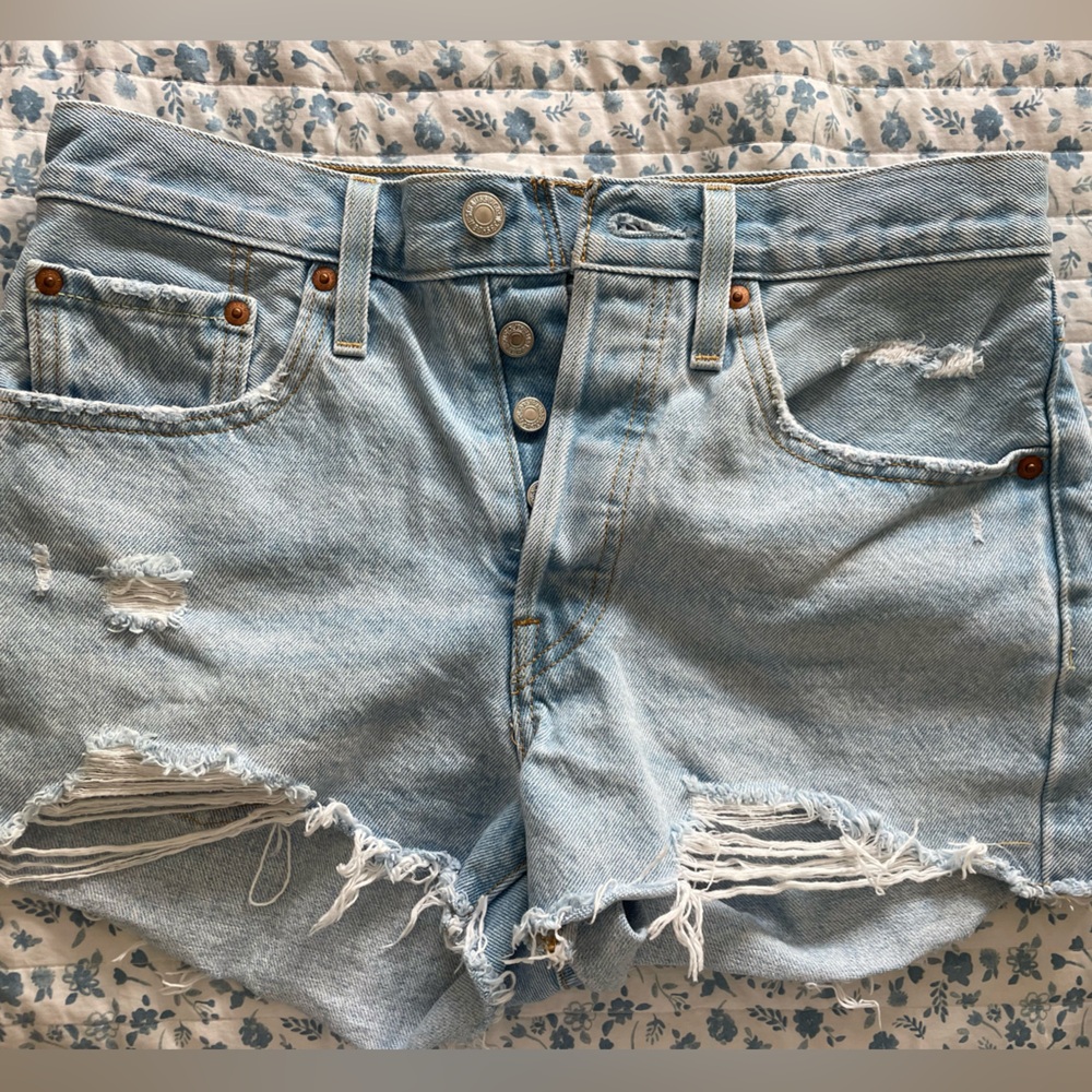 Levi’s Jean shorts size 27 ripped